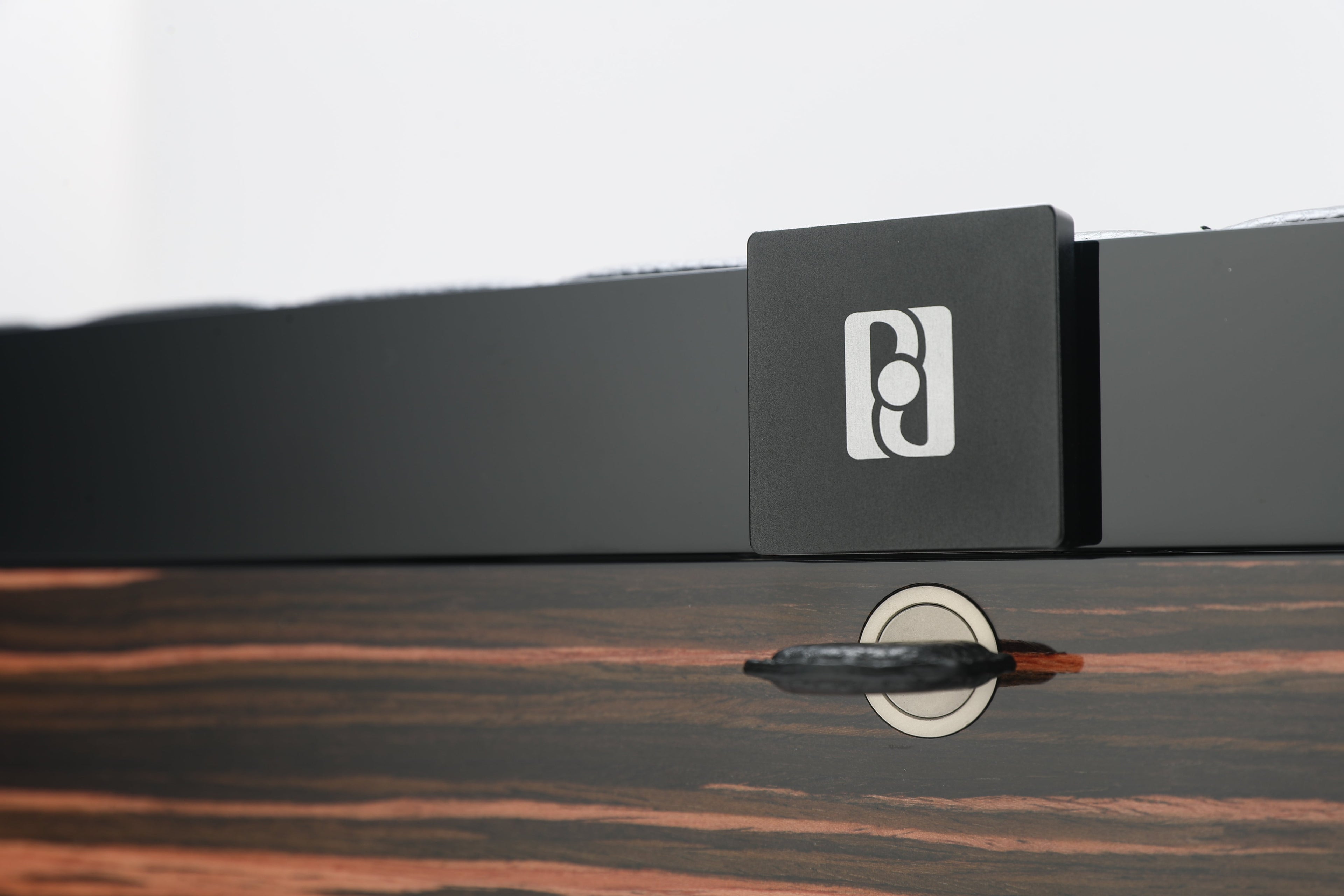 Collector 10 Macassar